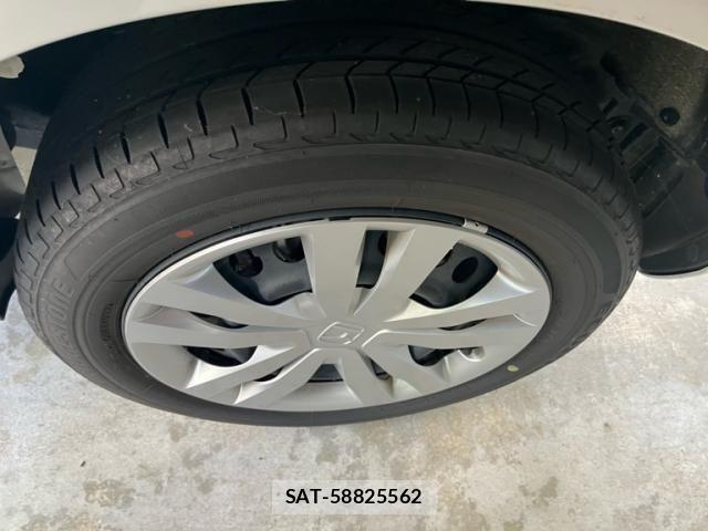 Honda FIT 2024-06 8666261-7