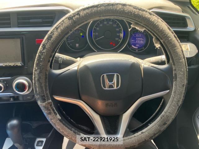 Honda FIT 2014-01 8742694-14