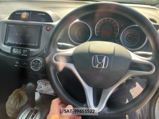 Honda FIT 2014-03 8780549-12
