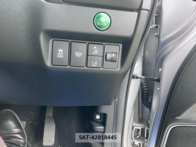 Honda FIT 2018-07 8880073-15