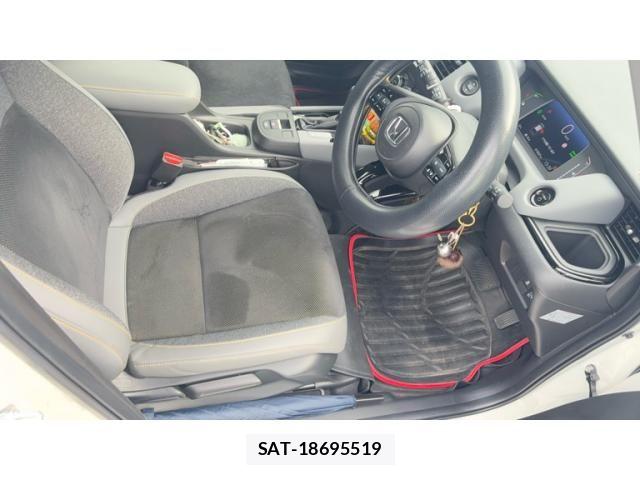 Honda FIT 2025-01 8438210-13