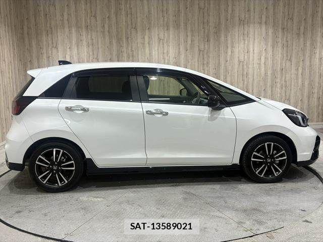 Honda FIT 2024-01 8883711-17