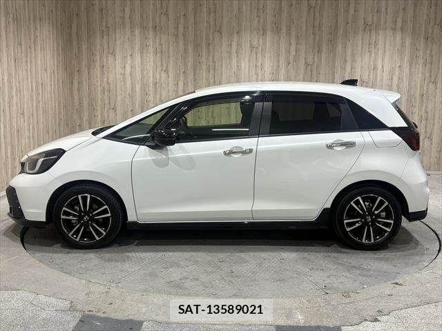 Honda FIT 2024-01 8883711-21