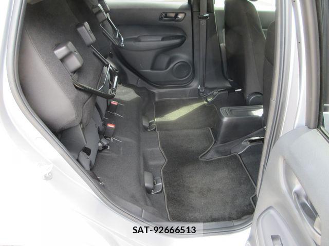 Honda FIT 2023-08 7979475-16