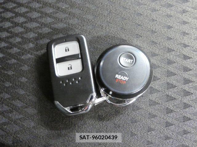 Honda FIT HYBRID 2017-08 4593734-29