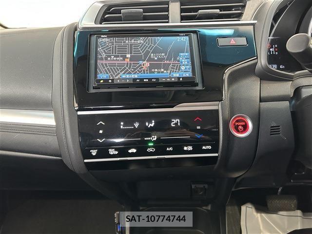 Honda FIT HYBRID 2018-05 6691055-13