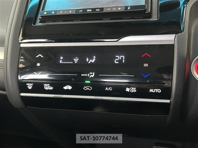 Honda FIT HYBRID 2018-05 6691055-16