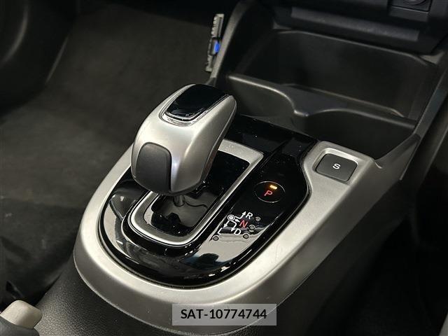 Honda FIT HYBRID 2018-05 6691055-17