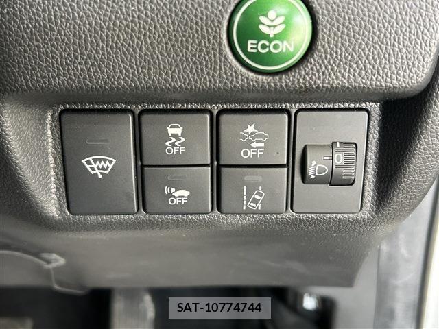 Honda FIT HYBRID 2018-05 6691055-18