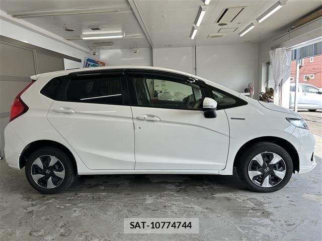 Honda FIT HYBRID 2018-05 6691055-3