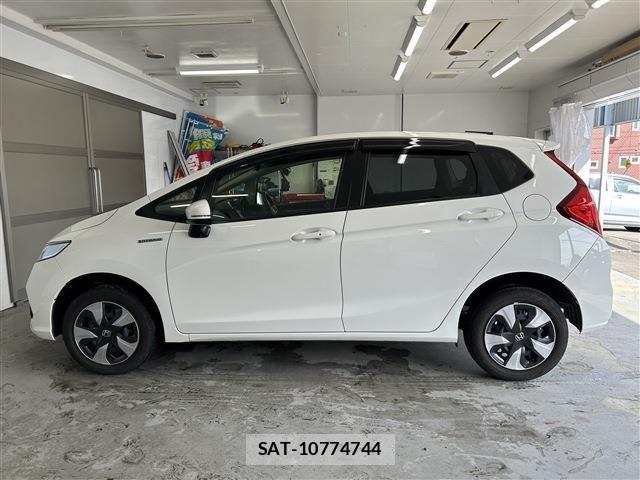 Honda FIT HYBRID 2018-05 6691055-7