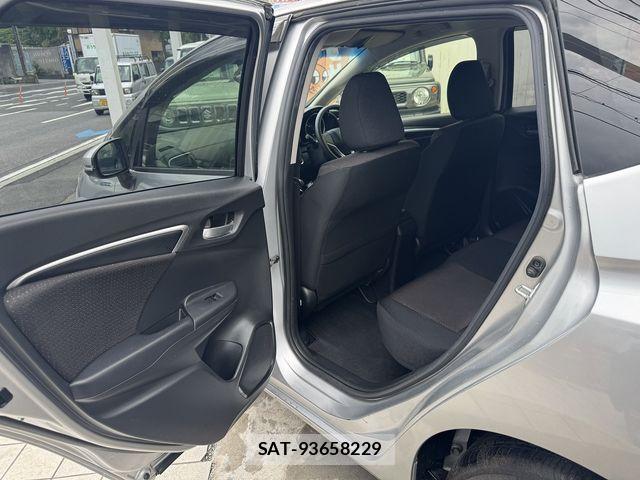 Honda FIT HYBRID 2016-09 7272034-19