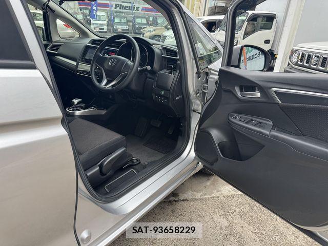 Honda FIT HYBRID 2016-09 7272034-21