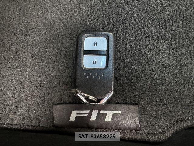 Honda FIT HYBRID 2016-09 7272034-28