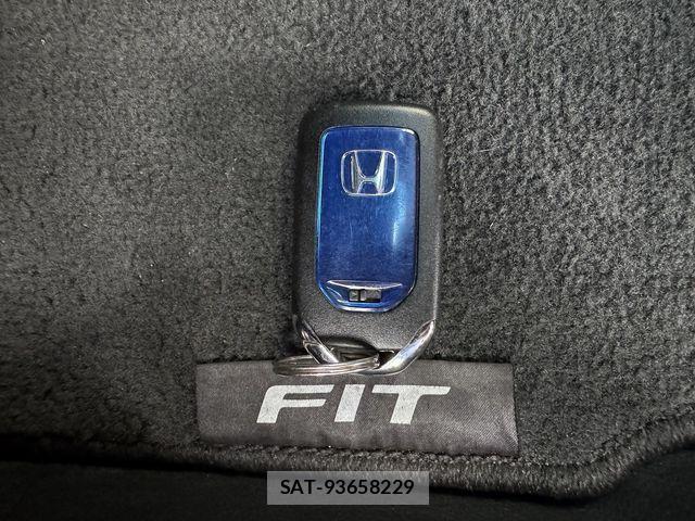 Honda FIT HYBRID 2016-09 7272034-29