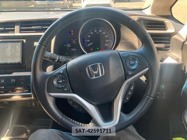 Honda FIT HYBRID 2018-03 7785577-12