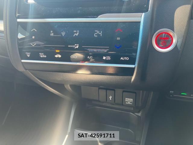 Honda FIT HYBRID 2018-03 7785577-15