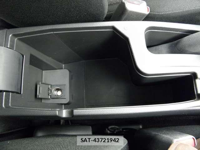 Honda FIT HYBRID 2016-09 7979477-10