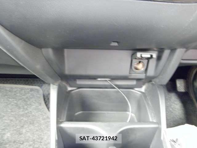 Honda FIT HYBRID 2016-09 7979477-13