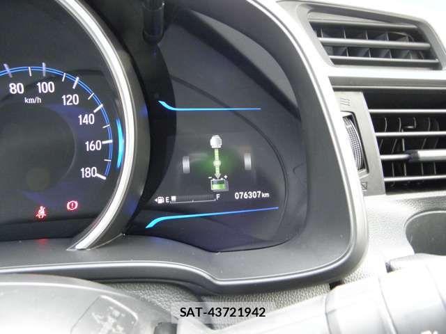 Honda FIT HYBRID 2016-09 7979477-15