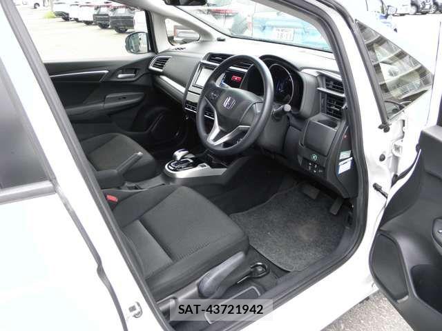 Honda FIT HYBRID 2016-09 7979477-16
