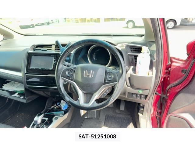 Honda FIT HYBRID 2018-02 8074026-11