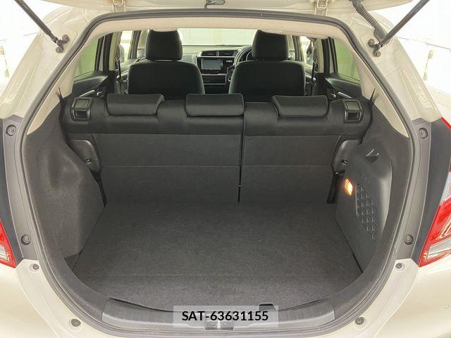 Honda FIT HYBRID 2019-01 8099621-11