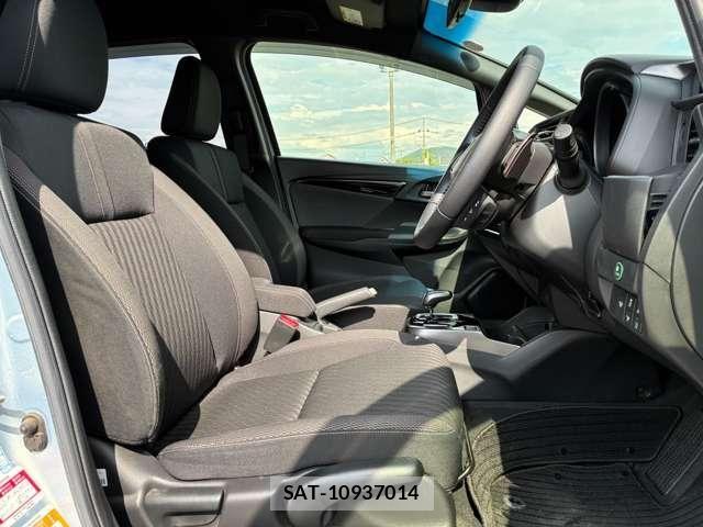 Honda FIT HYBRID 2018-09 8099620-11