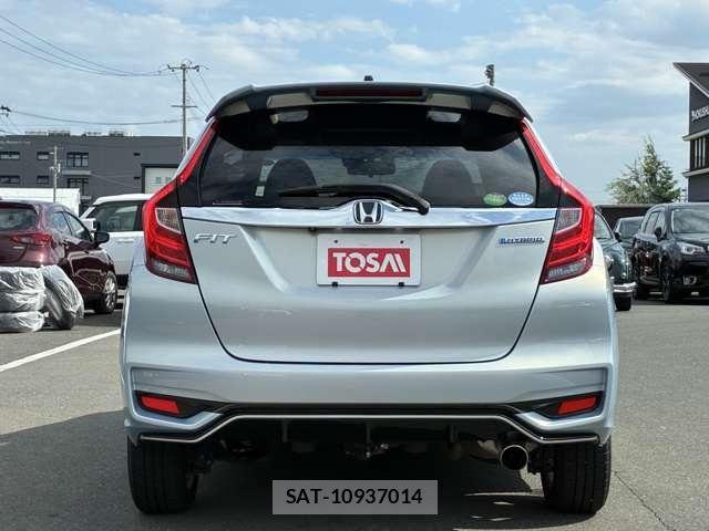 Honda FIT HYBRID 2018-09 8099620-18