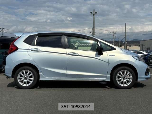 Honda FIT HYBRID 2018-09 8099620-25