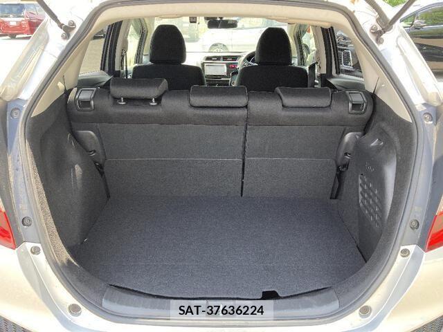 Honda FIT HYBRID 2015-01 8230342-18