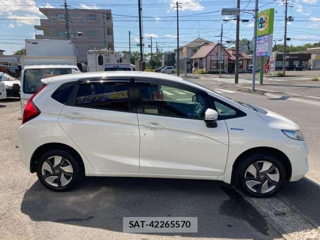 Honda FIT HYBRID 2014-11 8457651-10