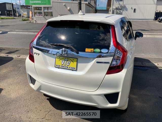 Honda FIT HYBRID 2014-11 8457651-11
