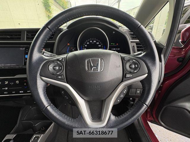 Honda FIT HYBRID 2017-08 8627104-12