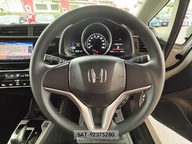 Honda FIT HYBRID 2019-05 8742720-17