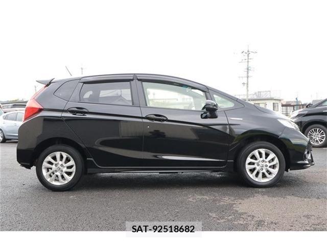 Honda FIT HYBRID 2017-11 8742718-29