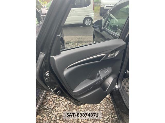 Honda FIT HYBRID 2019-04 8829454-11