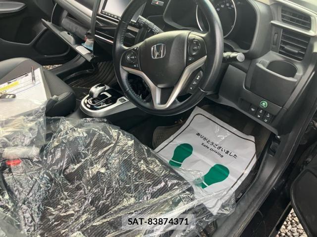 Honda FIT HYBRID 2019-04 8829454-20