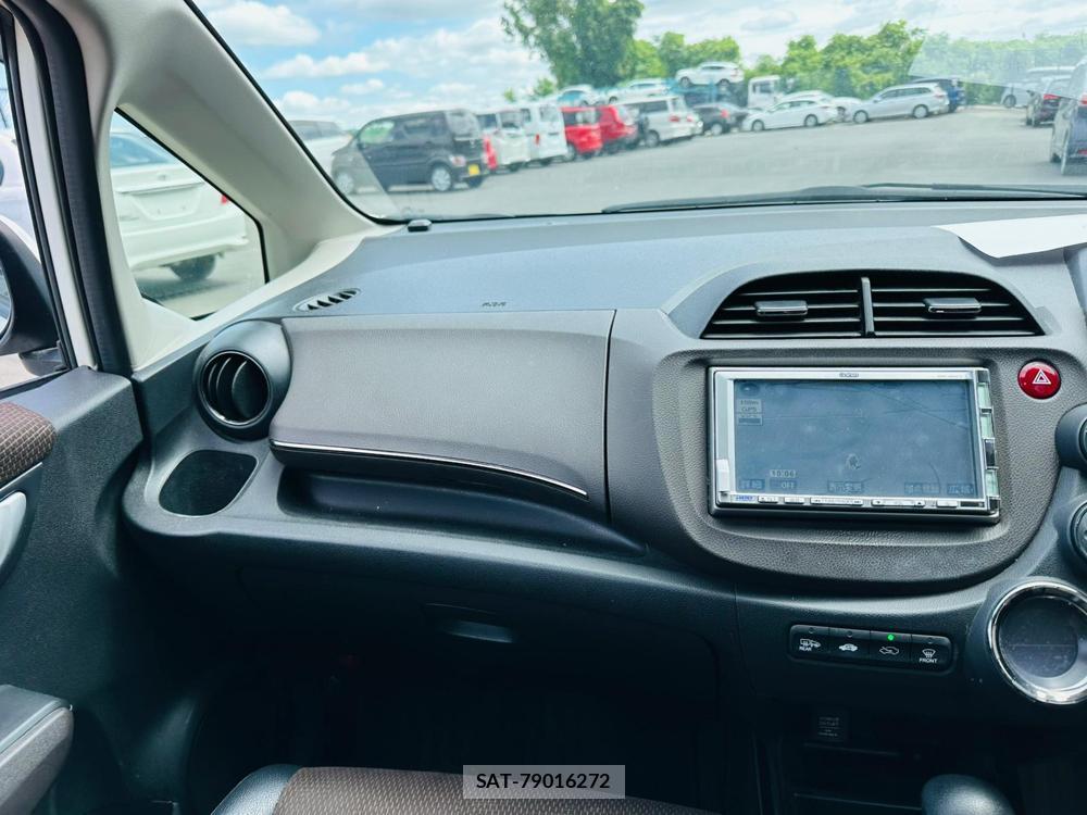 Honda FIT SHUTTLE 2013 6877164-17