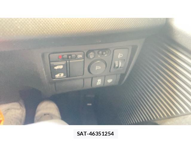 Honda FREED SPIKE 2012-01 8412842-12