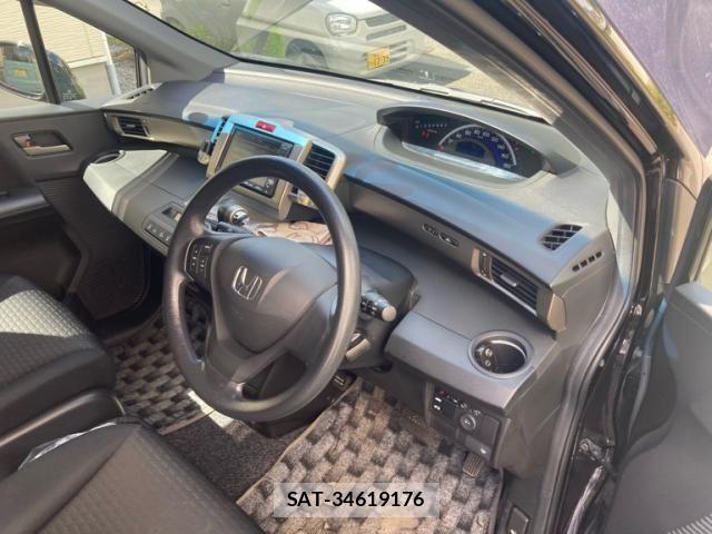 Honda FREED SPIKE 2010-09 8627105-18