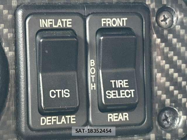 Hummer H1 2011-01 8314776-27