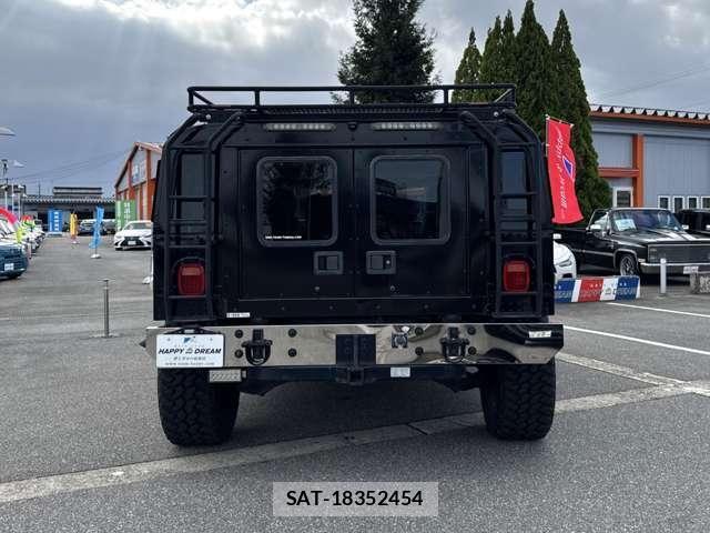 Hummer H1 2011-01 8314776-8