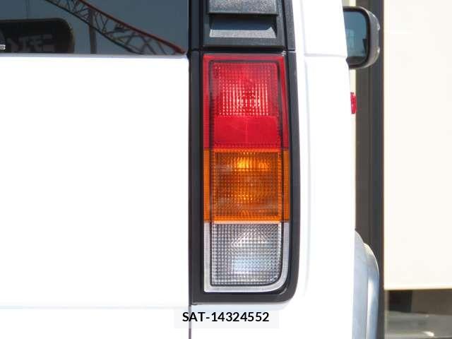 Hummer H2 2004-05 7219579-18