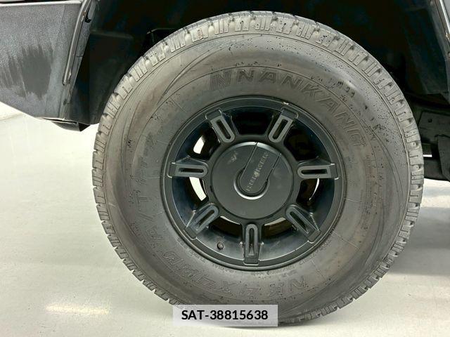 Hummer H2 2004-04 7902717-13