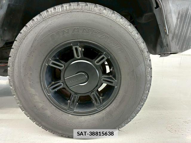 Hummer H2 2004-04 7902717-19