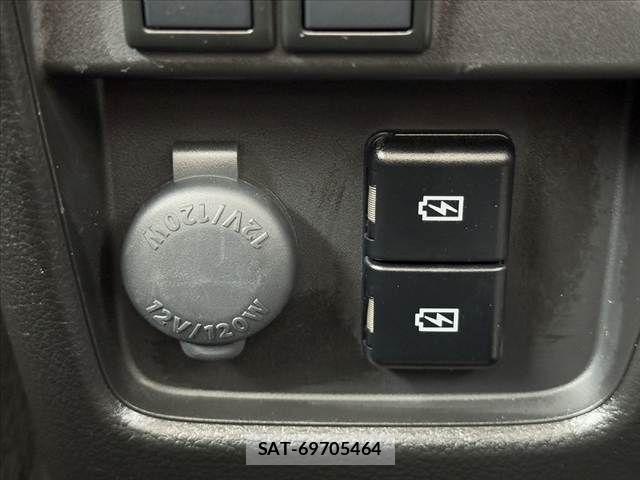 Suzuki HUSTLER 2024-03 6751910-24