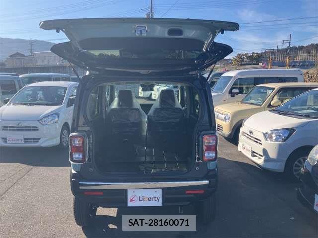 Suzuki HUSTLER 2025-11 6906285-11