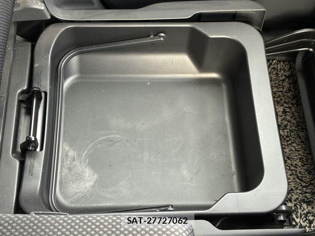 Suzuki HUSTLER 2015-01 7617123-25