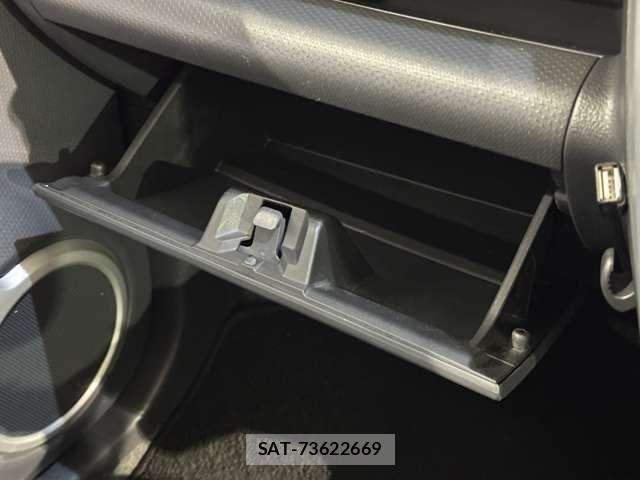 Suzuki HUSTLER 2014-01 7724214-21